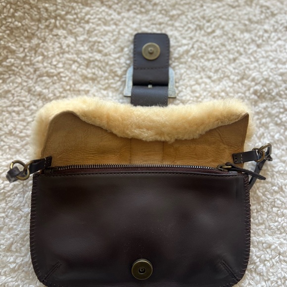 UGG Shearling Leather Clutch Shoulder Bag Brown 8inx5.5in Cozy Mini Purse - Picture 3 of 5